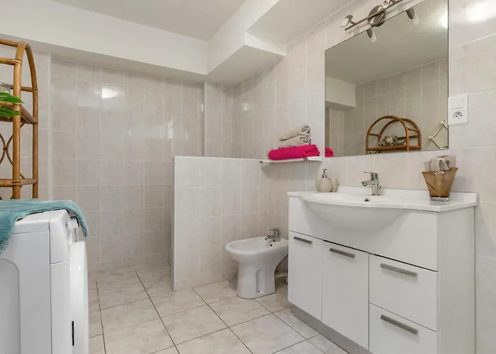 Happy Coral Port Nature *