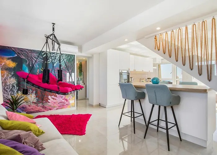 Happy Coral Port Nature